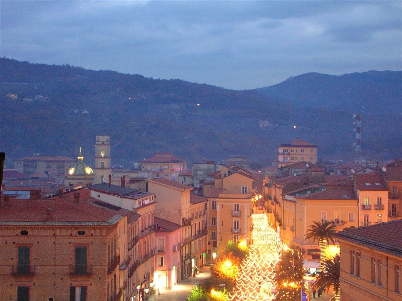 Il centro di Vallo della Lucania al crepuscolo